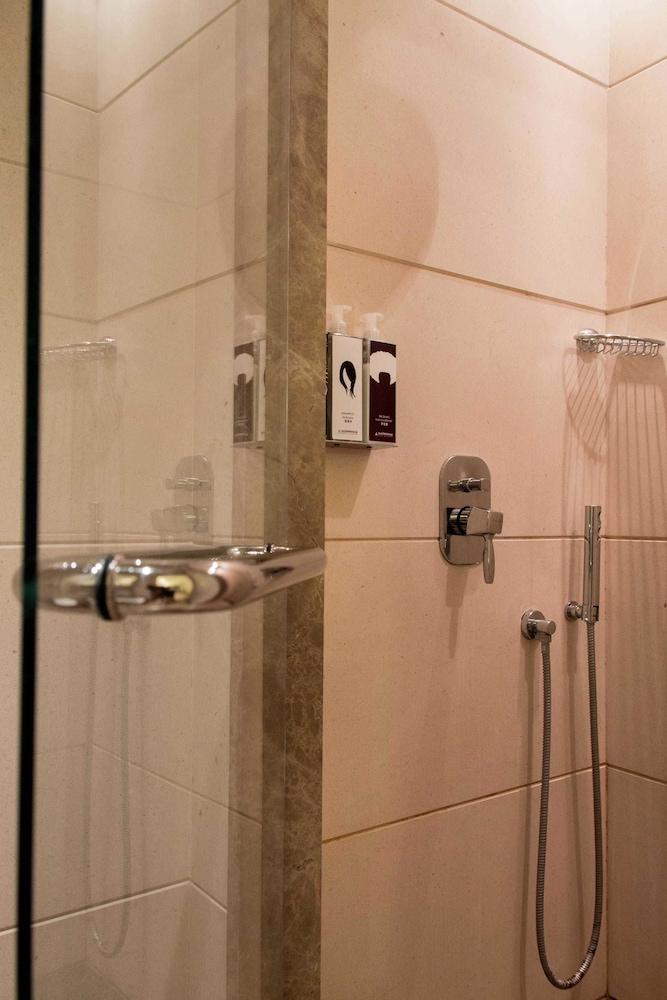 ホテル Hilton Turin Centre エクステリア 写真